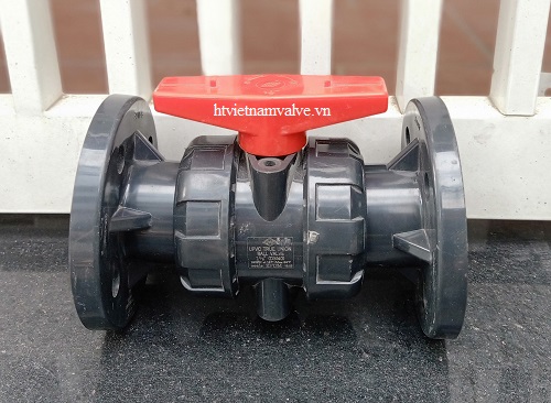 Van bi mặt bích 18 van-bi-nhua-lap-bich