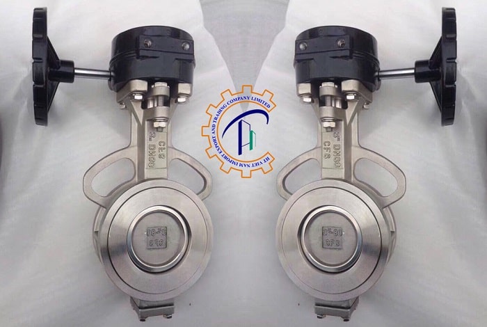 van-buom-wonil-tay-quay