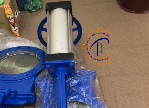 Van cổng dao điều khiển khí nén 11 van cua aut 13