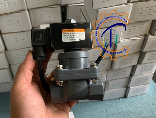 platic-solenoil-valve-thuong-mo