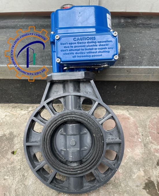 van buom nhua dieu khien dien 3