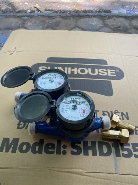 dong-ho-do-nuoc-sach-sence