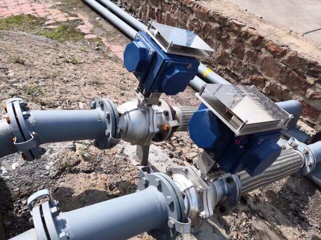 ung-dung-van-bi-dieu-khien-dien-2-mat-bich