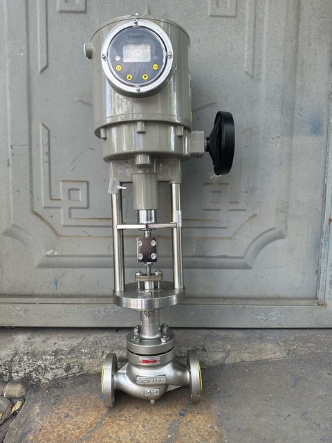 Van nước điều khiển điện 18 Van-cau-dieu-khien-dien