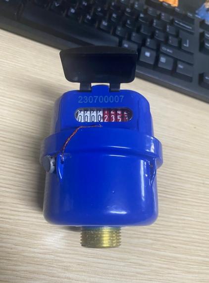 dong-ho-do-luu-luong-chan-dung-sence-DN25