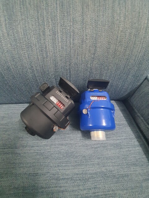 dong ho do luu luong nuoc sence 18