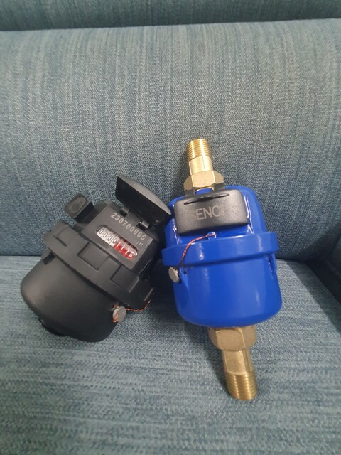 dong-ho-nuoc-chan-dung-sence