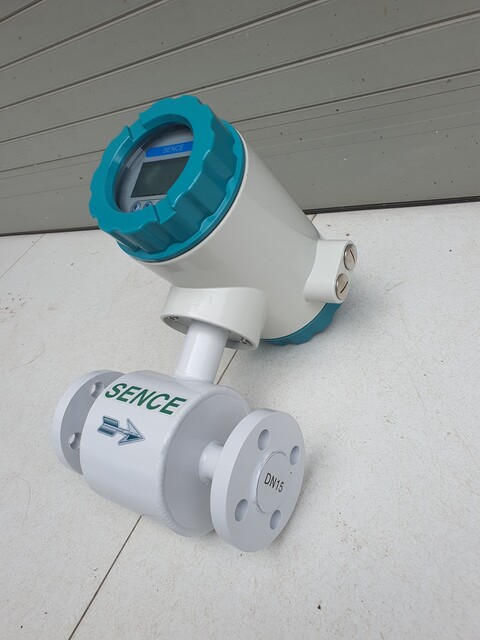 dong-ho-nuoc-chan-ngang-sence-dang-dien-tu