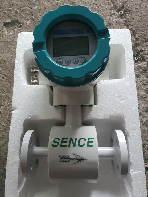 Đồng hồ nước sence 18 dong-ho-nuoc-dien-tu-sence-man-hinh-lien