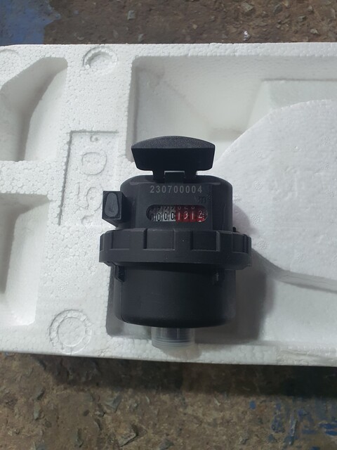 dong-ho-do-luu-luong-chan-dung-sence-dn15