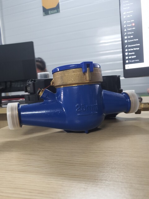 dong ho nuoc sence dn25 2