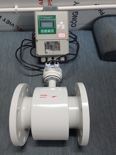 Đồng hồ nước thải sence 13 dong-ho-do-nuoc-thai-man-hinh-roi