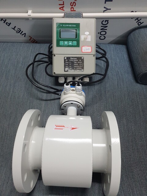 Đồng hồ nước sence 19 dong-ho-nuoc-dien-tu-sence-man-hinh-roi