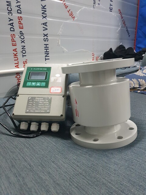 Đồng hồ đo nước thải sence 17 dong ho sencee 15