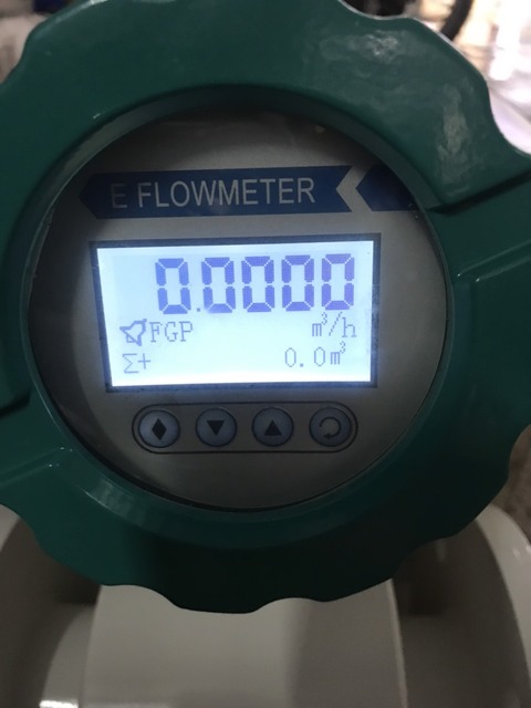 Đồng hồ đo nước thải sence 27 mat-hien-thi-dong-ho-nuoc-dien-tu-sence